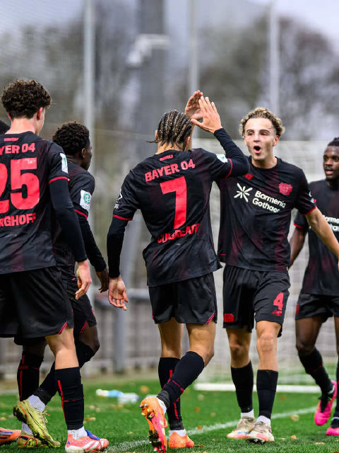 卡尔布雷思波尔破门，勒沃库森U19欧青联2-1胜纽卡斯尔联晋级