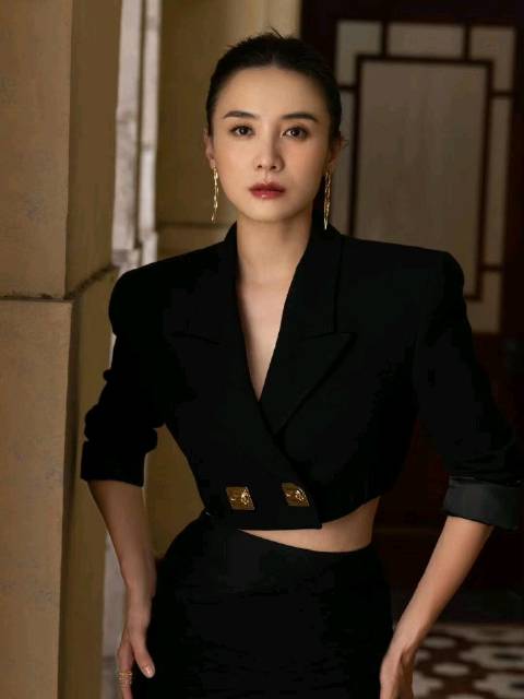 宋佳再夺金像奖，咏梅卫诗雅惜败