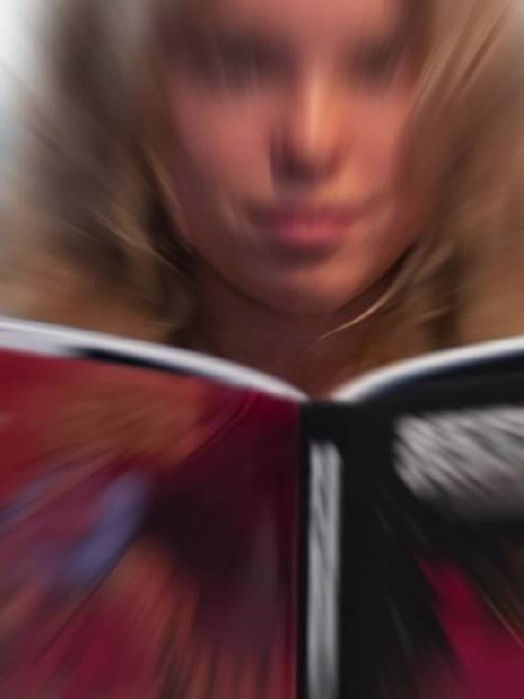 米莉主演《超级少女》定档明年6月26日，颠覆传统英雄形象