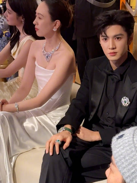 名利场上游刃有余的三姐弟即视感