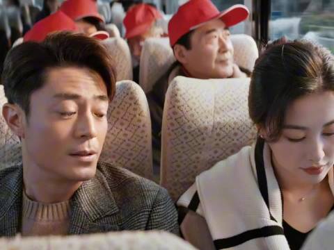 霍建华状态不佳皱纹明显，与朱珠同框显憔悴