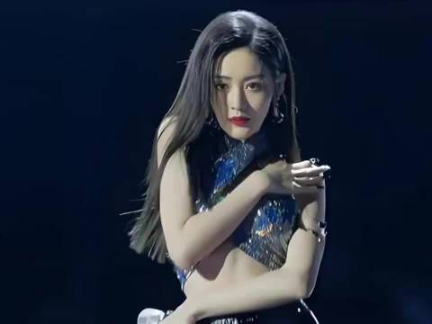 姐姐不仅戏演得好，唱跳也很强，这样的女孩好全能啊