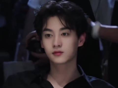 txn内娱明星常有，这款法拉利出圈吸粉不常有