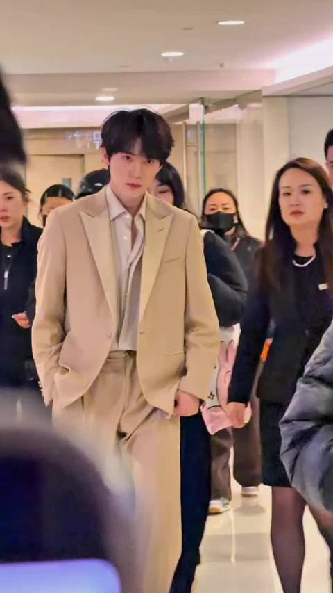 帅得我眼前一亮