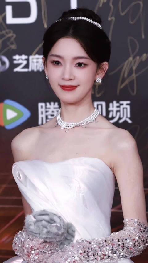 陈瑶今天是真公主来了