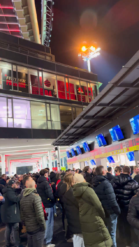 终于检票入场啦，咱来看看勒沃库森的主场的现场是个什么情况？