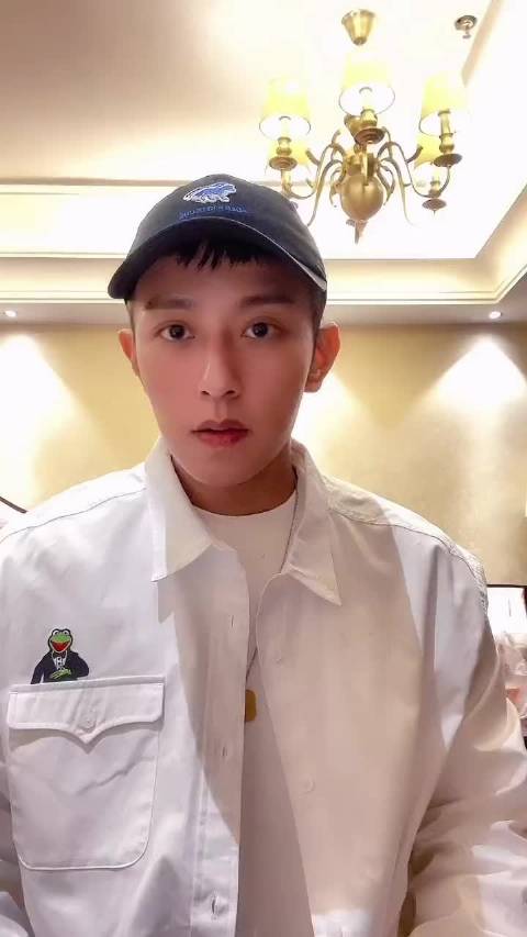 李沛恩 2021.12.15 抖 变身就得来点与众不同的 瞒不住了