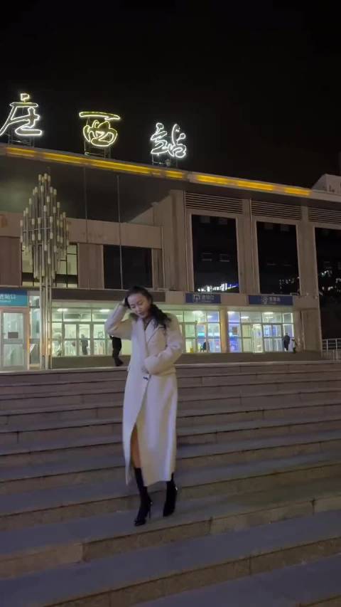 最近微博很多人关注，好开森～大家也可以抖搜一下“贰小杰”，DY会经常更新