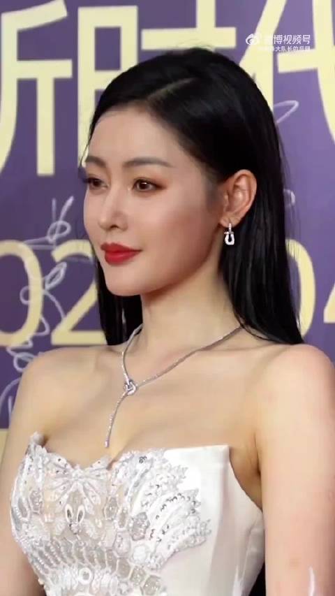 张天爱 这谁顶得住