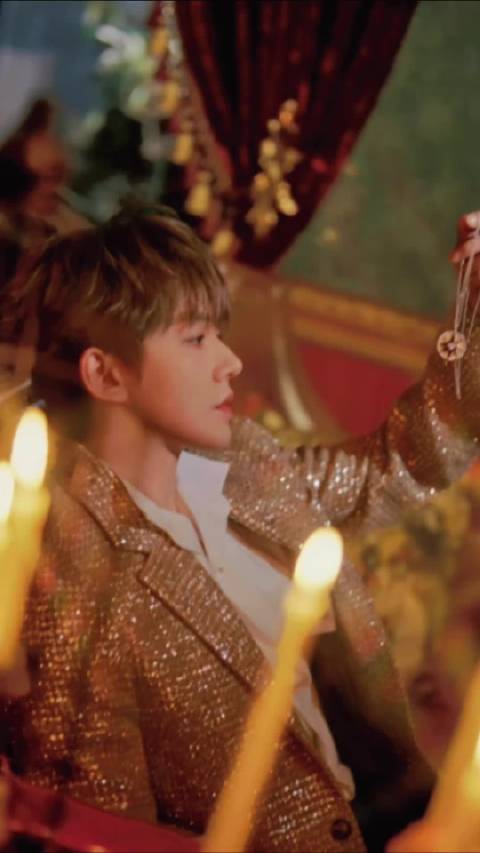 迪奥品牌大使邓为出席三里屯高订花瓣活动