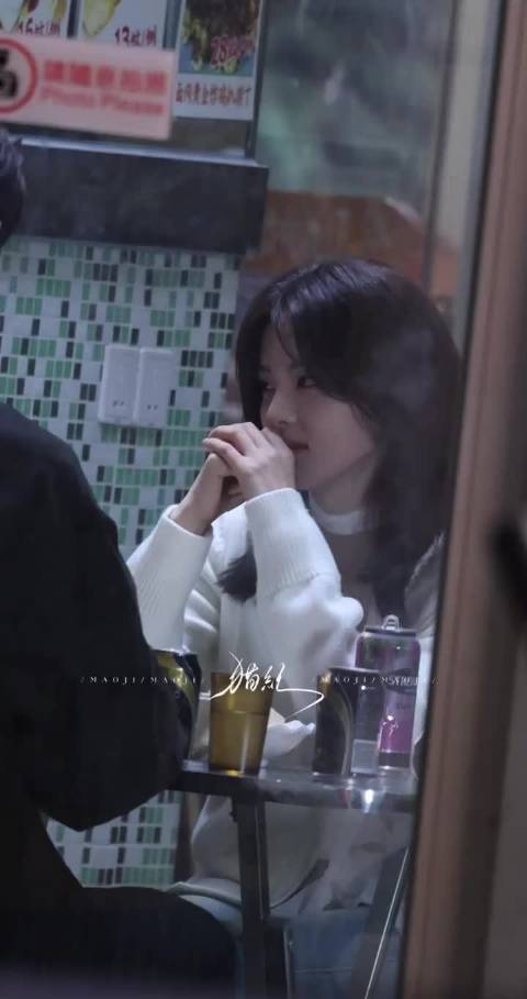 杨超越今天是太阳雨路透，郑雨学姐好完美的侧颜