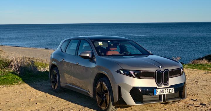 去欧洲试了宝马iX3，真给我开爽了！