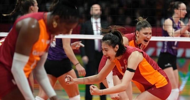 国际排联点赞朱婷神仙球！哈克赛后直言太热了，王媛媛土超7拦9分