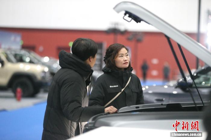 青海西宁冬季车展开幕 500余款车型亮相