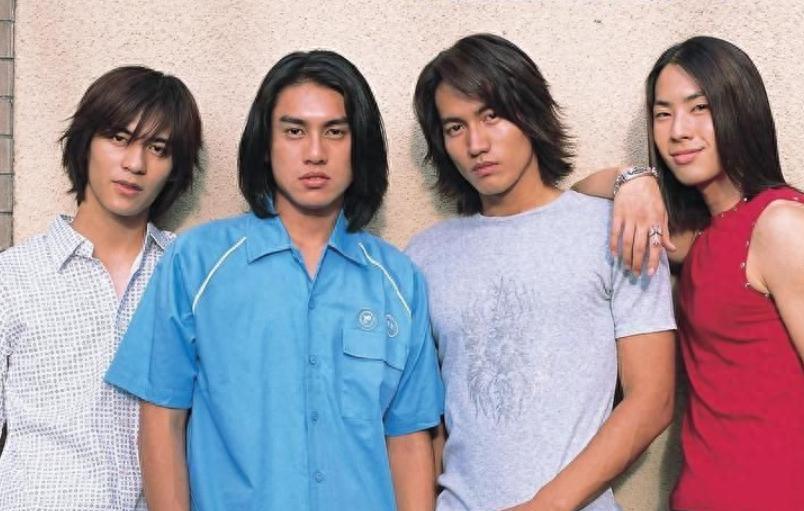 路人缘暴跌！朱孝天发动态硬刚公司、打脸阿信，网友却都不信！