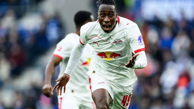 扬·迪奥曼德世界杯前展现全能潜力，右路表现比肩多库