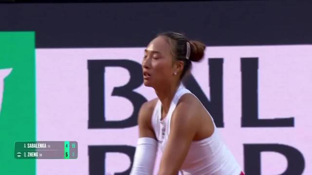 萨巴伦卡的反应 郑钦文的发球根本无法应对 罗马2025