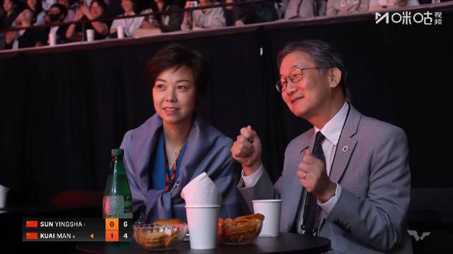 大魔王也来了！张怡宁现场观战