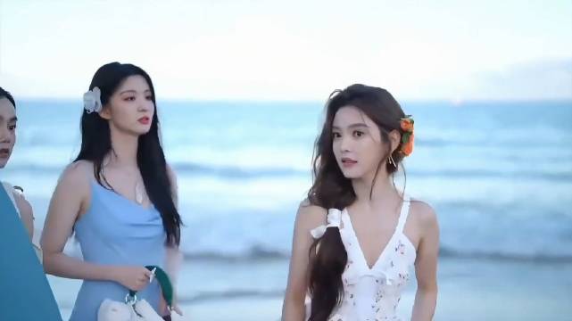 当王楚然和章若楠同框，这就是天底下最美的一幅画