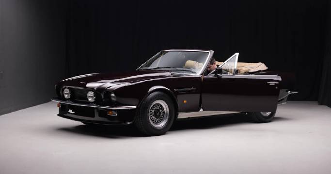 1987款阿斯顿马丁V8 Volante Series 2仅产216辆，助力转向提升操控性