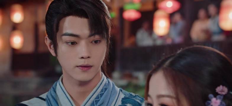 虞书欣双剧同播，搭档许凯何与引关注