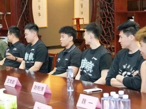 官宣！南京同曦队主教练下课，王世龙接任，许利民直言外援太软