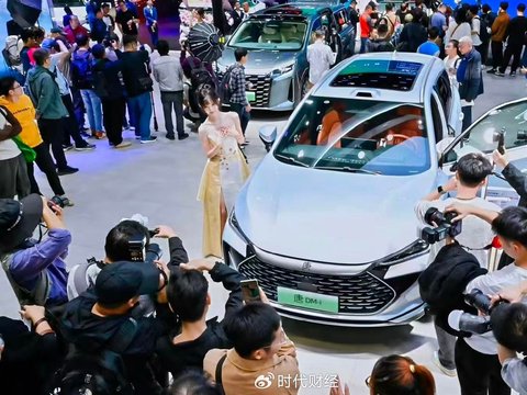 11月国内乘用车销量同比下滑，比亚迪吉利差距缩小