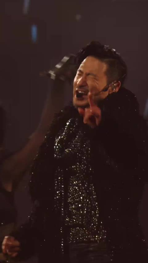 张学友演唱会《饿狼传说》，歌神老了也是帅得无法无天！