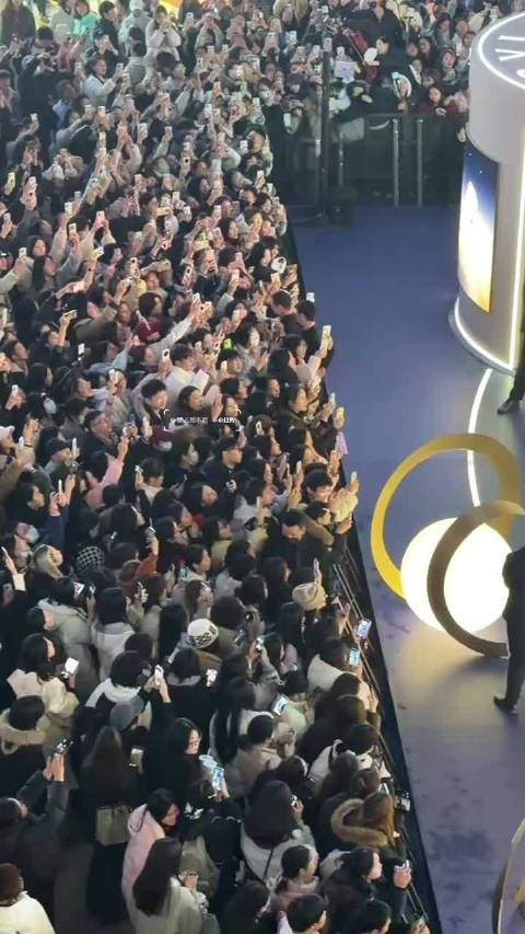 周翊然重庆宝格丽活动人气