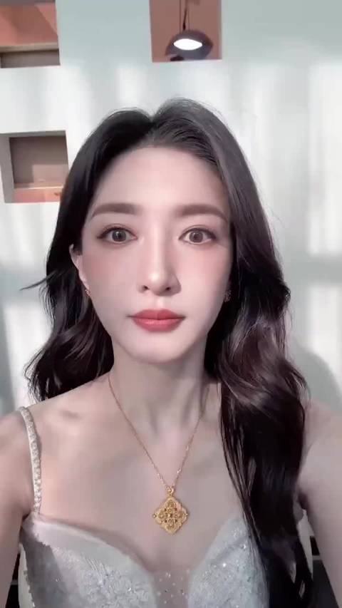 江疏影怼脸拍，这颜值也太抗打了！