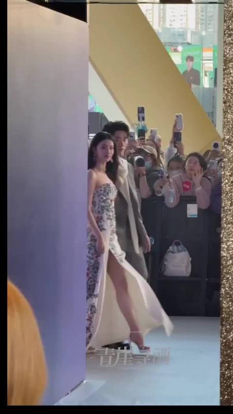 王楚然好一个明媚的美人啊！感觉她身上的每一块脂肪都长得恰到好处！