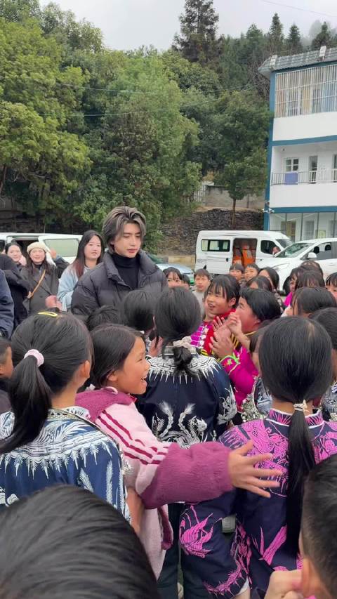 很爆欠 本来打算流眼泪的但口水先行一步