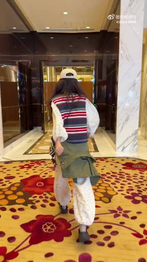 章若楠出任真我手机影像代言人，真我GT8Pro心动上市