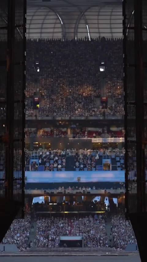 “我在废墟里等你，等到承诺只剩下回声”