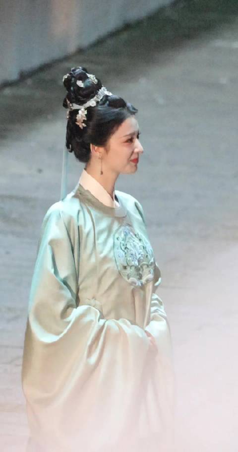 带着星星点点的光，去继续开启新的惊喜拾起自信与快乐ᰔ ᩚ