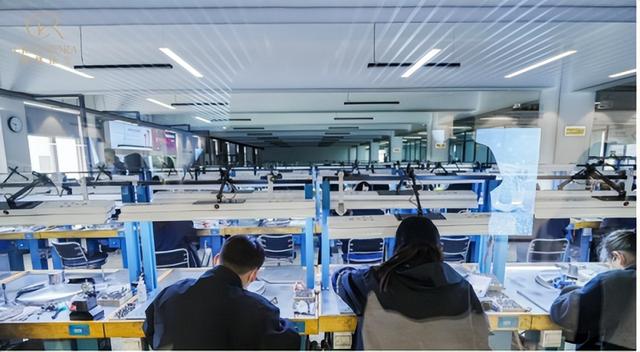 （CRITI RORA璨然珠宝全球切磨研发中心）