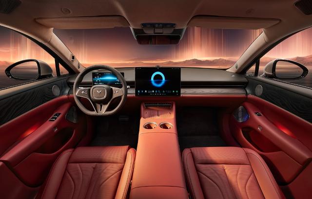 岚图追光L破晓亮相 全域800V超混重构30万级豪华轿车标准