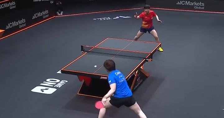 张怡宁李克勤任达华观战！孙颖莎左脚踝扭伤暂停：重新绑脚再登场