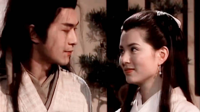 杨过小龙女生死相许，淋雨小狗痴恋明月