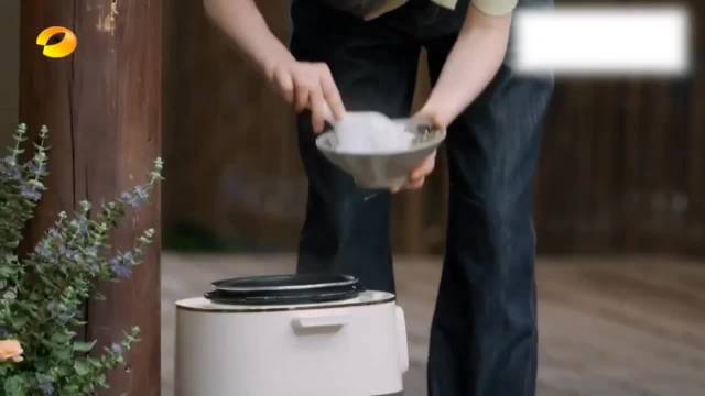 跟印象中的张子枫不一样了，变得更加活泼了