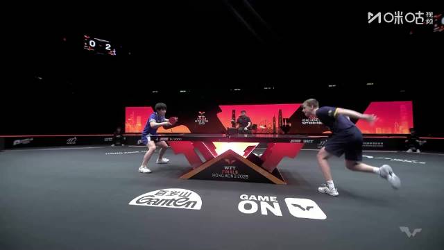 莫雷加德踢球吃黄牌，邓亚萍称其上火