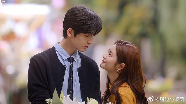 爱你：徐若晗扯领带霸吻这幕，忍不住看20遍，张凌赫都招架不住