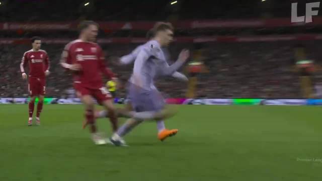 利物浦球员琼斯从欧青赛最佳到轮换百变