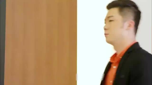 新总裁竟是自己哥哥，妹妹假装不认识，怎料全公司都开始巴结她