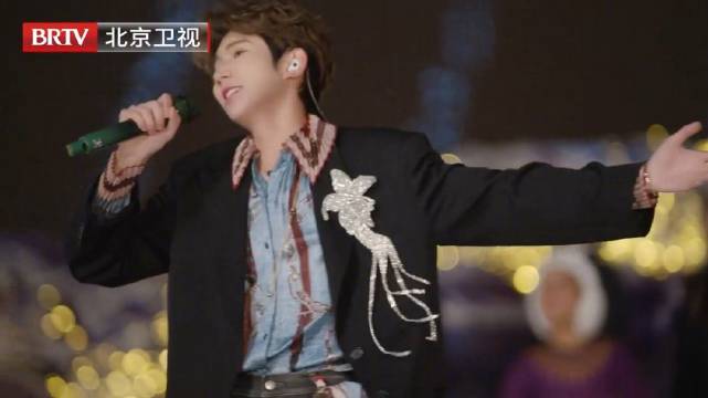 北京卫视跨年晚会王源与初雪同台
