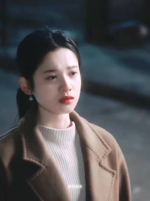 张婧仪好有破碎感的一张脸