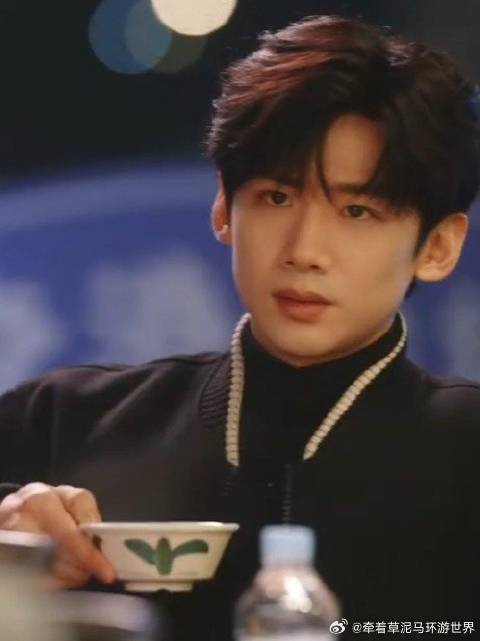 哈哈哈 这里白敬亭好酸啊