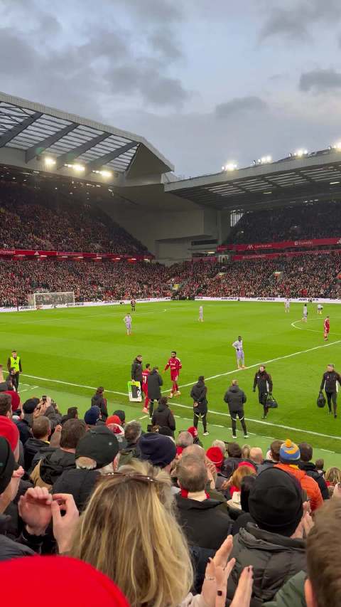 萨拉赫登场，球迷报已热烈掌声！