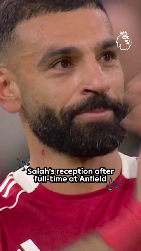 比赛结束后，利物浦球迷唱起萨拉赫之歌