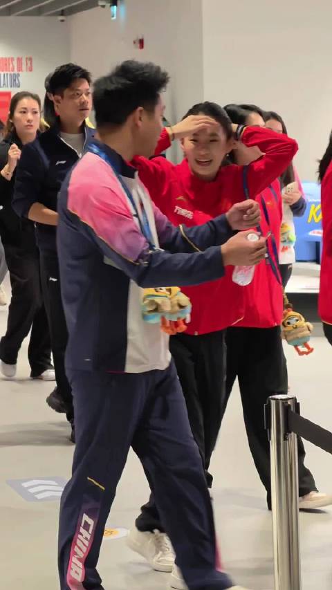 “脚下没根” 哈哈哈哈